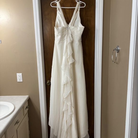Ivory Wedding:Formal floor length dress - Picture 2 of 5